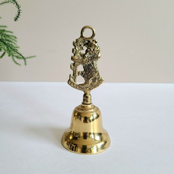 Warwick Castle brass dinner bell with bear. - Picture 1 of 7